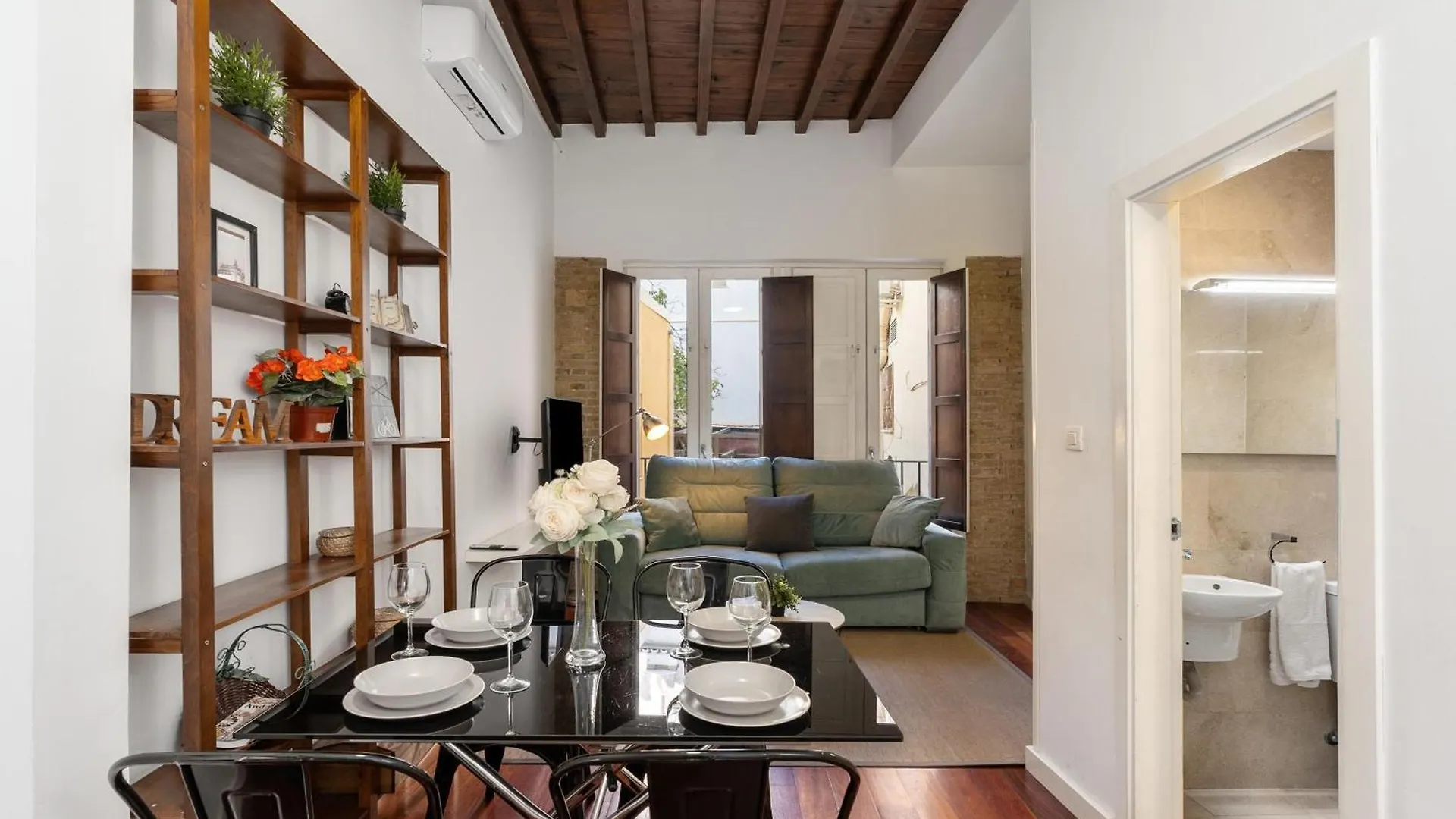 Home4U Duplex By The Cathedral Γρανάδα