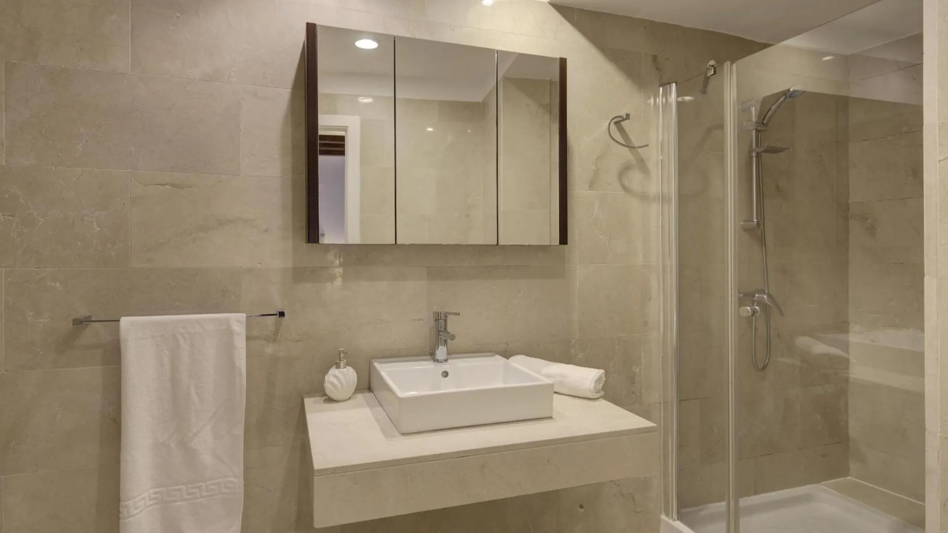 Home4U Duplex By The Cathedral Γρανάδα 0*,