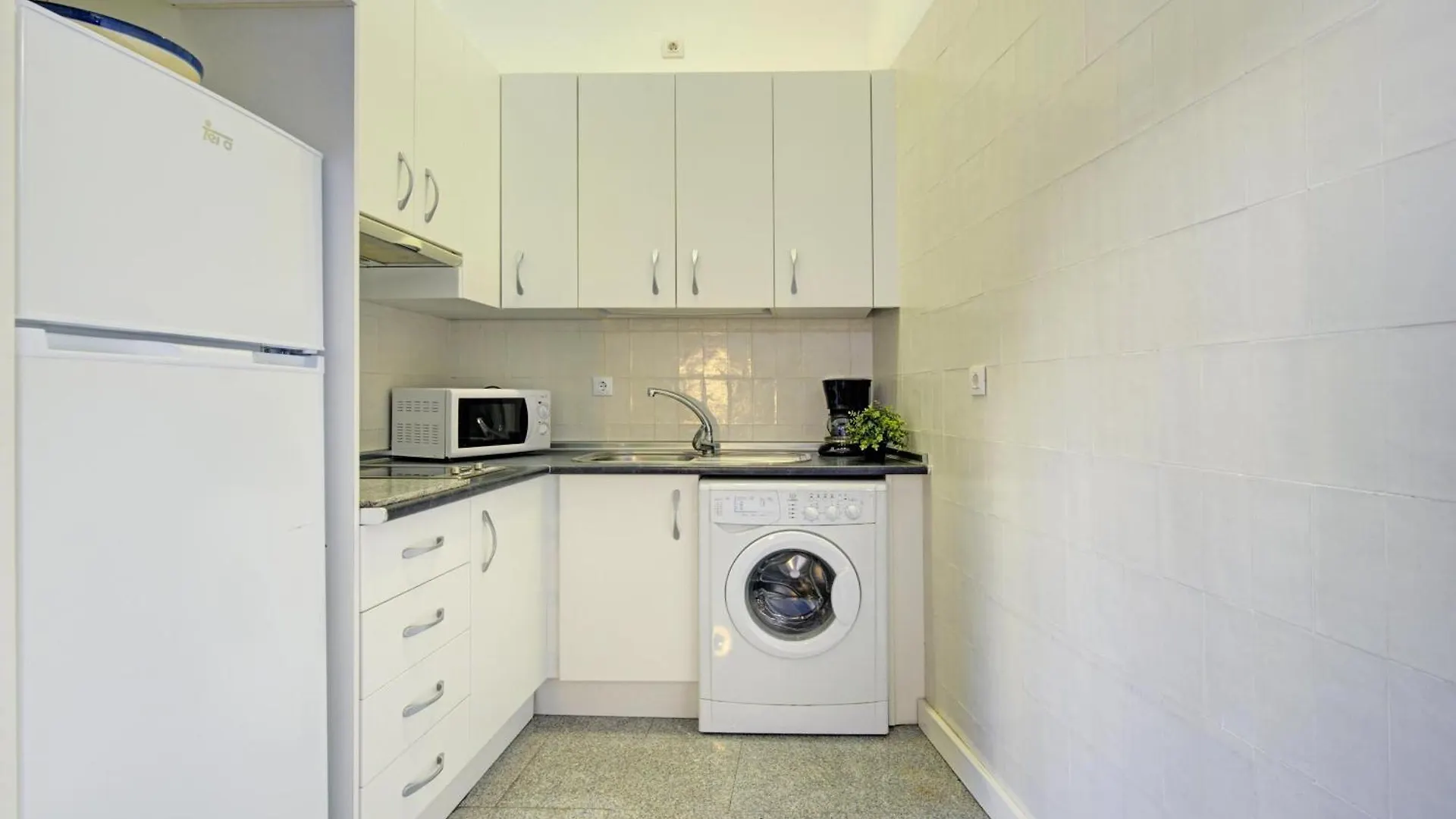 Home4U Duplex By The Cathedral Granada Spain
