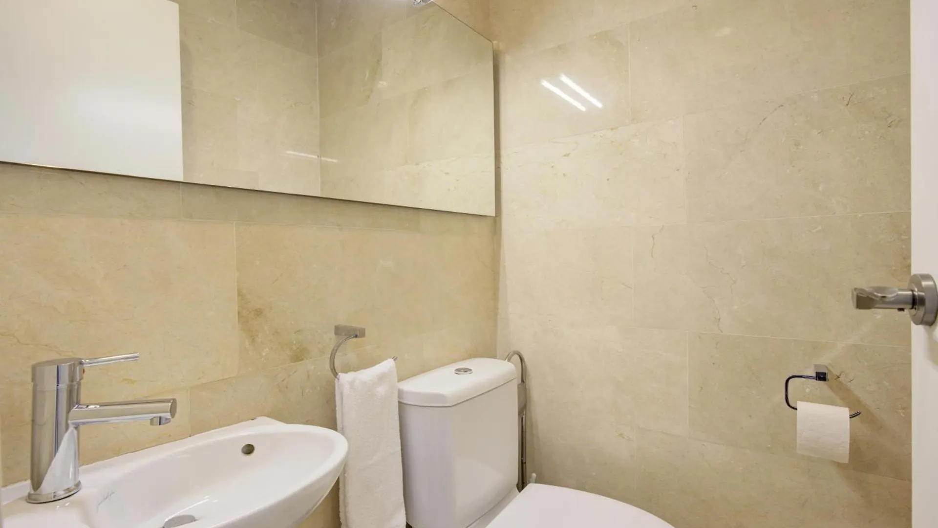 Home4U Duplex By The Cathedral Granada